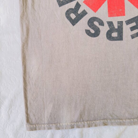 Graphic Tee. Unisex. Size L - Picture 12 of 14